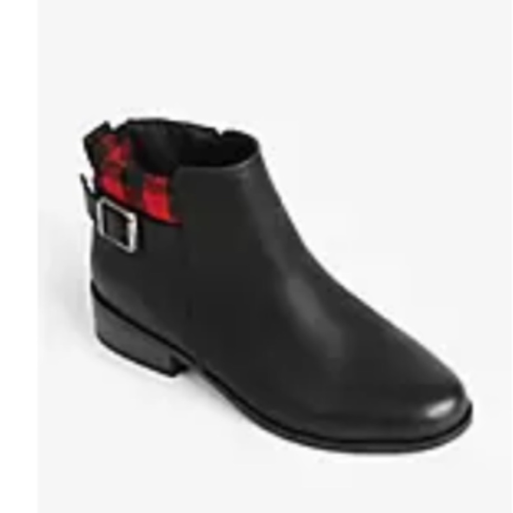 🖤❤️Brand New Maurice’s  Brooke Buffalo
Plaid Collar Boot